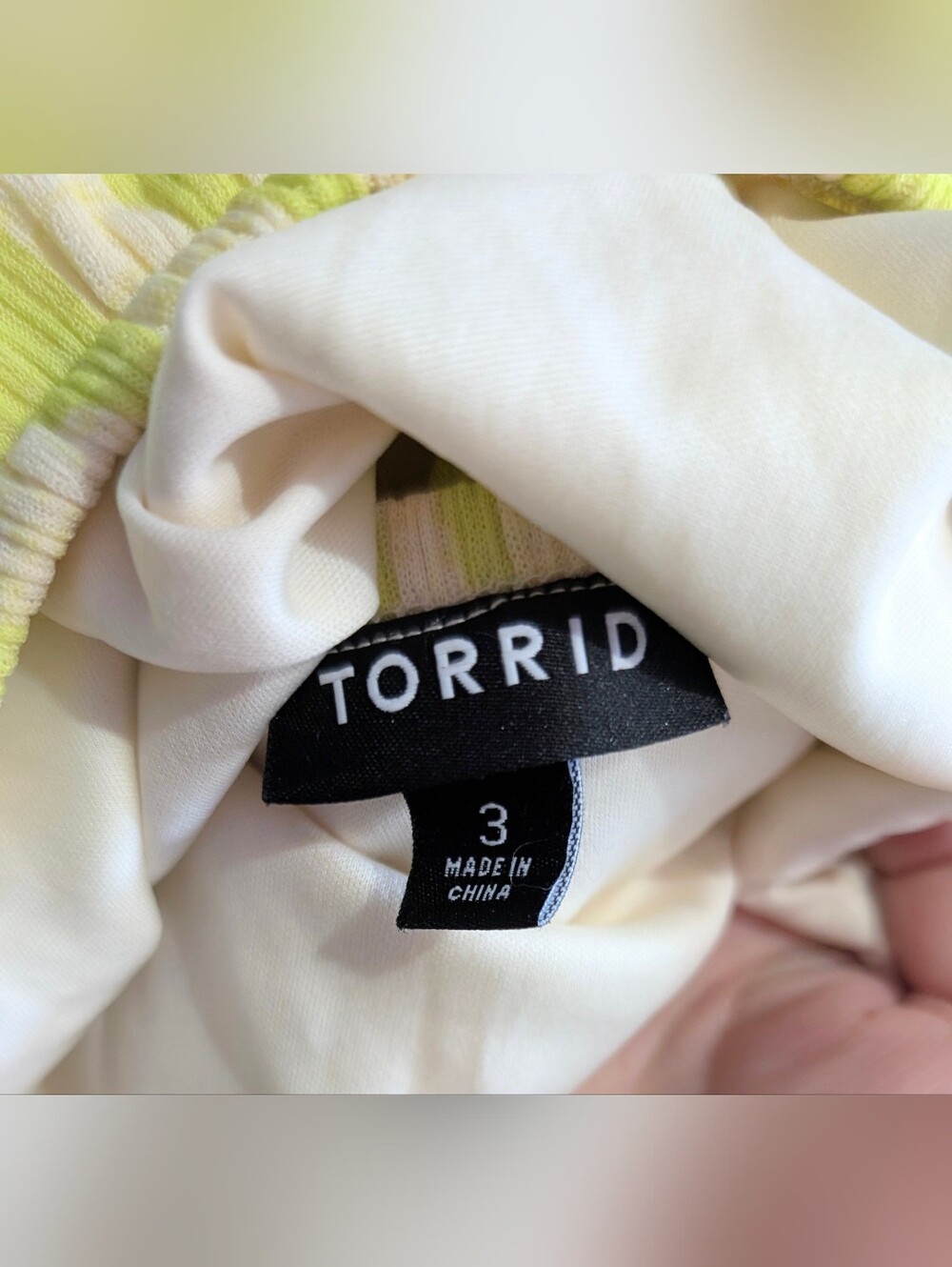 Nwot Torrid Lime 🍋‍🟩 Leaf-Print Off Shoulder Ruffle Sleeve Crop Plus Size 3X - Picture 9 of 9